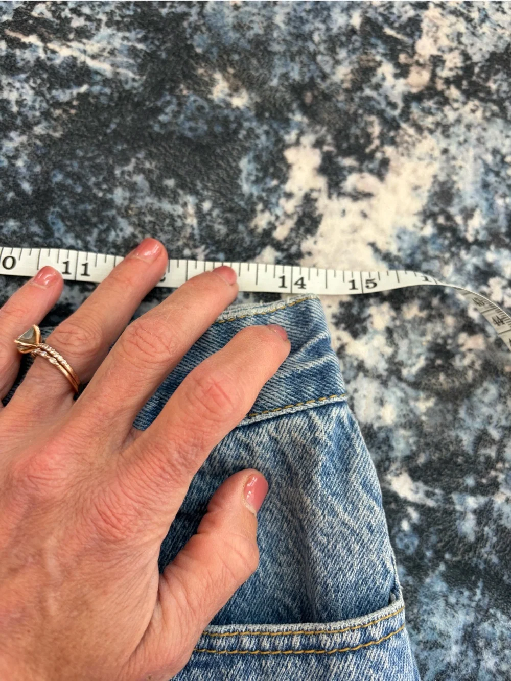Vintage GUESS USA Baggy Jeans | Light Wash High Rise | 90s Denim- Sz 25 - Picture 4 of 10